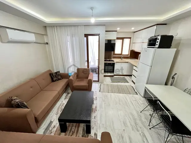 Tek Yetkili Sezgin Emlak'tan Akçay'da Ara Kat Ön Cephe Yeni 1+1