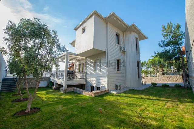 Fethiye Ölüdeniz'de Dağ Ve Orman Manzaralı 4+1 Villalar 3