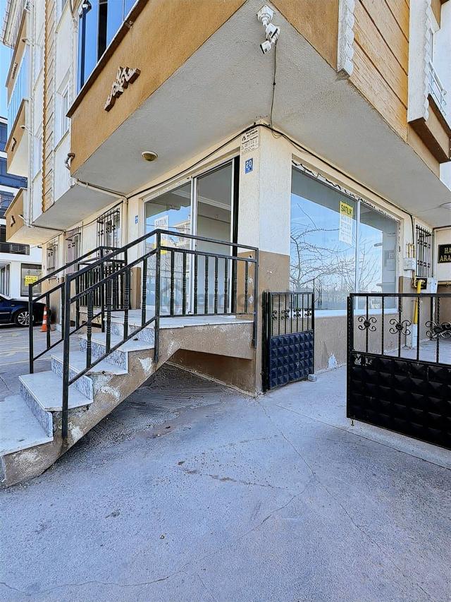 Kapaklı Belediye Arkasında 120 M2 Köşe Başı Satılık Dükkan 2