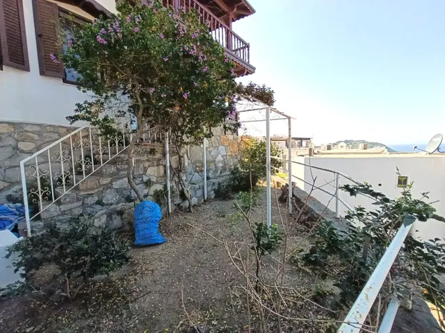 Gümüşlük’ün Kalbinde, Mavinin Her Tonuna Komşu: Tam Eşyalı 3+1 Villa 4