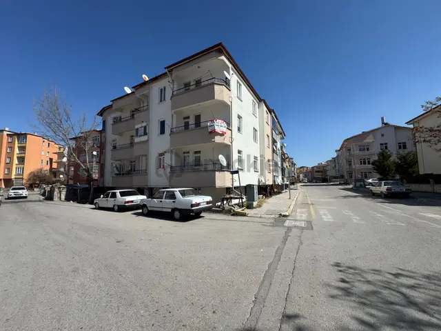 Taşpazar Mahallesi Kafeler Caddesi Arkası Piri Mehmet Paşa Okulu Karşısı Kiralık 3+1daire 2