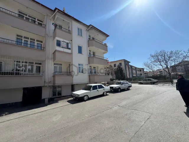 Taşpazar Mahallesi Kafeler Caddesi Arkası Piri Mehmet Paşa Okulu Karşısı Kiralık 3+1daire 4