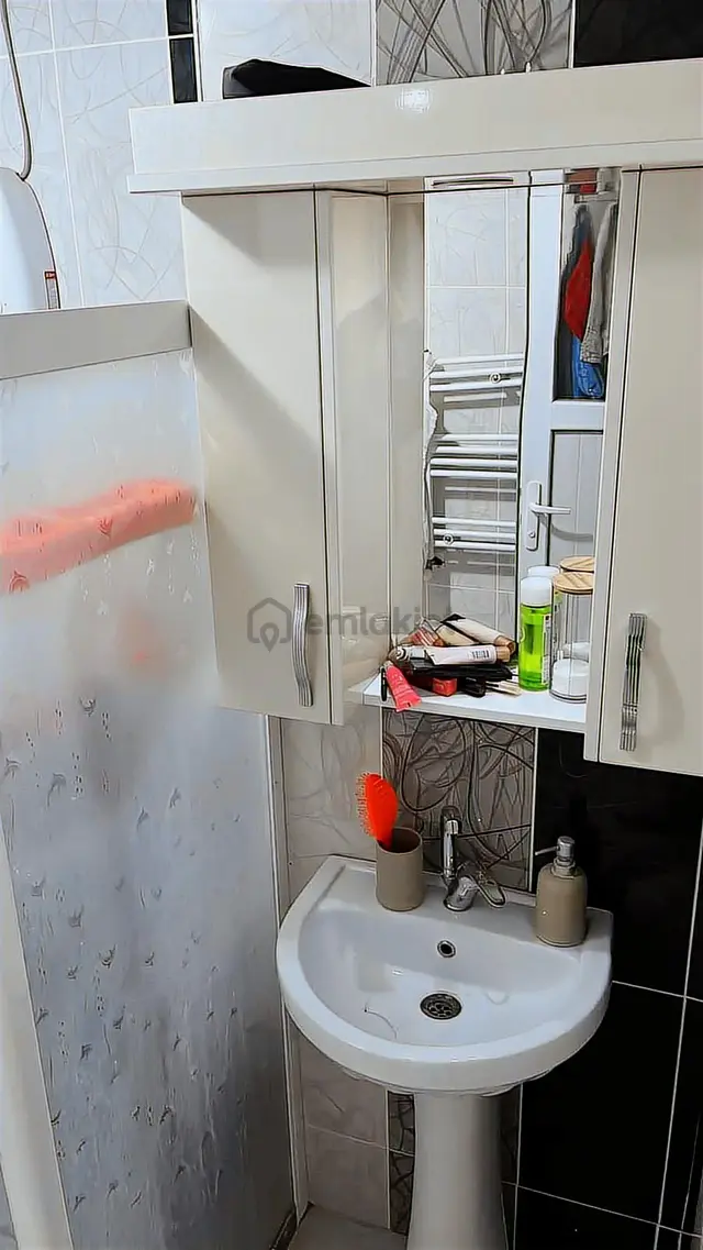 Fıstıklık Mh.bahçeli Site İçerisinde Satılık 3+1 Bakımlı Daire 5