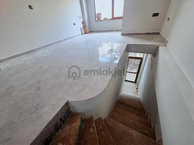 Yaman'dan Bolvadin Çarşı Merkez'de Kiralık Ofis 4