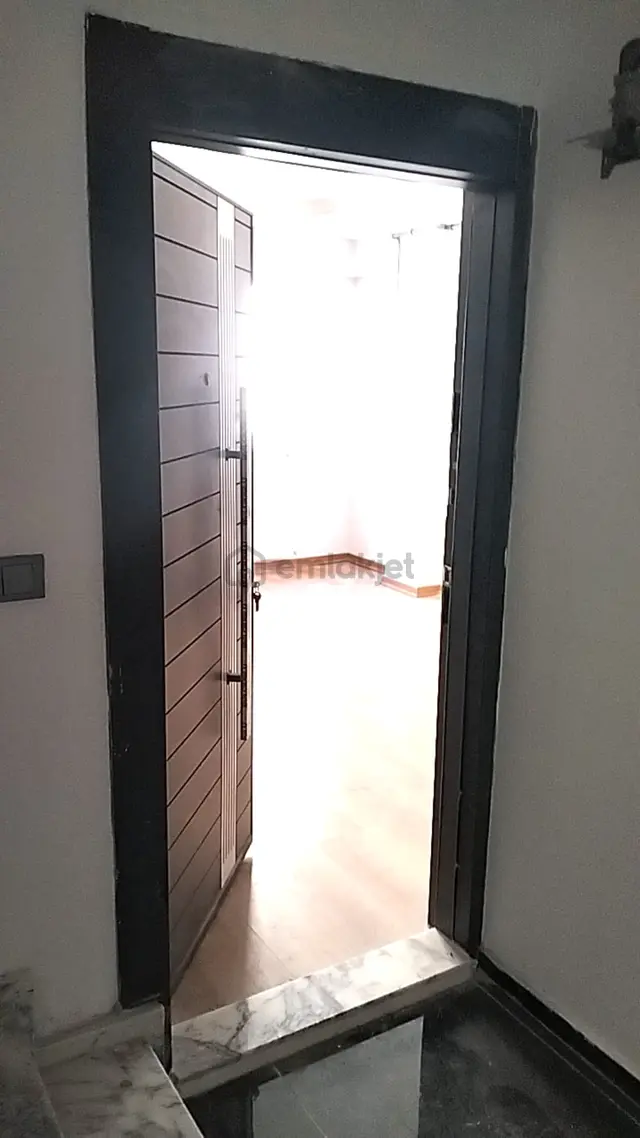 Bornova İnönü Mah. 1+1 Doğalgazlı Kiralık Daire 1