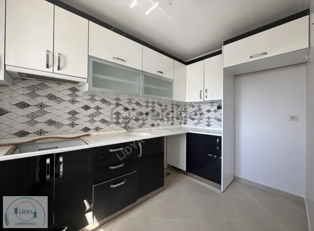 Kayışdağı Mh. Butik Site İçerisinde Otoparklı Boş Manzaralı 2+1 3