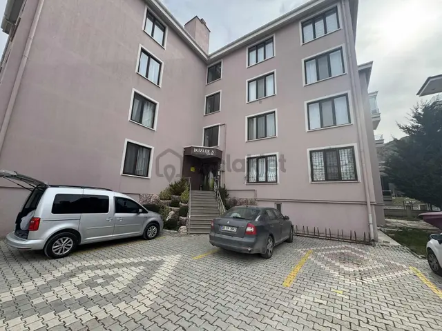 Sağlam Emlaktan Selçukluda Site İçinde Satılık Fırsat 2+1 Daire 3