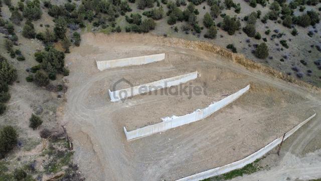 Yatırımlık! Teraslanmış, Yolu Var, Doğa Manzaralı Satılık Arsa 5