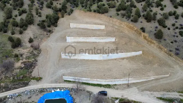 Yatırımlık! Teraslanmış, Yolu Var, Doğa Manzaralı Satılık Arsa 3