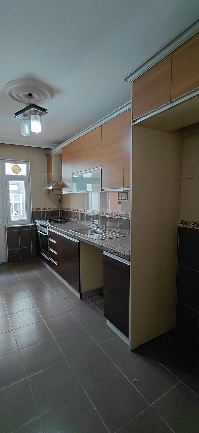 S.evler Merkezde Metrobüse 3dk.yeni Binada Otoparkli 3+1 130m2 3.kat Lüx Kupon Daire 3