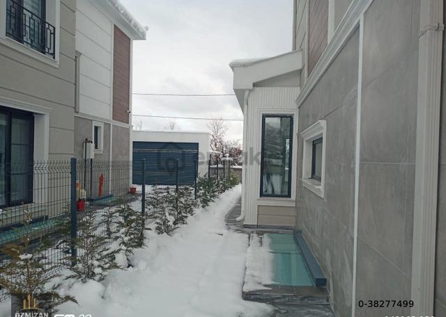 Erenköy (gediris) Mevki Satılık 7+2 Lüks Villa 4