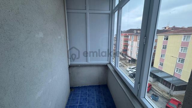 Belediye Ve Hastane Ortasında Cadde Üzeri Daire 4