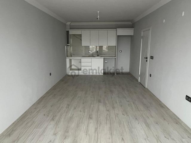 Teyyaredüzünde Kiralık 1+1 Sıfır Daire Asansörlü 4