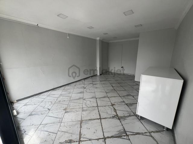Buca Ufuk Mah.de 25m2 Wc'li Ana Cadde Üzerinde Kiralık Dükkan 4