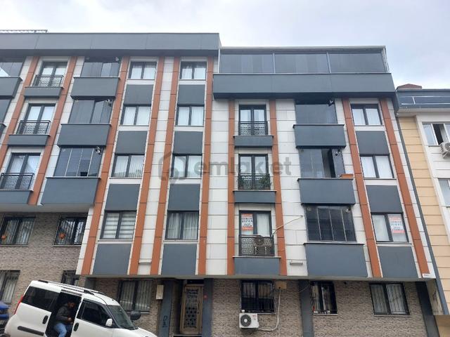 Gaziosmanpaşa Küçükköy Yeni Mah Satılık Daire Birinci Kat Balkonlu 3+1 115 M2 2