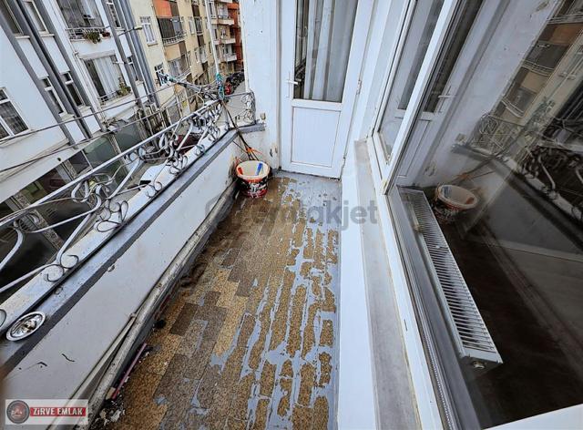 Şarkiye...her Yer Yürüme Mesafesi...ara Kat... 5