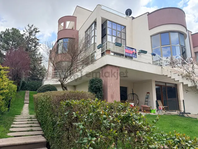 Oran Mahallesi Orman Sitesi Kısmen Eşyalı Kiralık 5+2 Villa 3