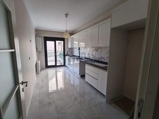 Kartal Uğurmumcu Da Oturmaya Hazır Boş Satılık 4+1 Daire Kartal Uğurmumcu Da Oturmaya Hazır Boş Satılık 4+1 Daire