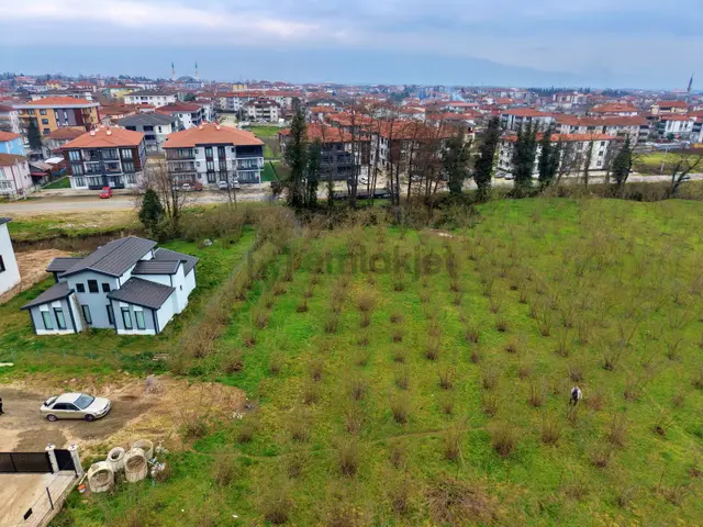 Emlakevim - Rasimpaşa Mahallesinde Satılık 619 M2 İmarlı Arsa ! 3
