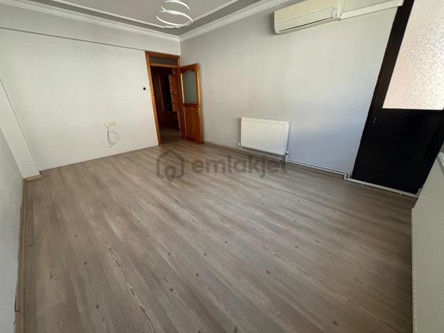 Asil'den Bozyakada Satılık Binada 5 Adet Daire 3