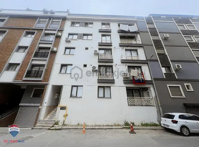 34 Karşıyaka Şemikler De Satılık 1+1 Daire 1