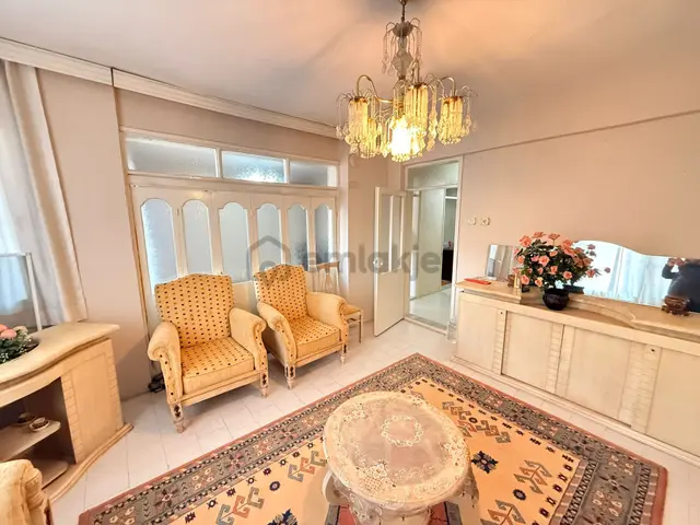 Manisa Alaşehir Alper Gayrimenkulden Cuma Pazarında Satılık 130m2 3+1 Daire 2