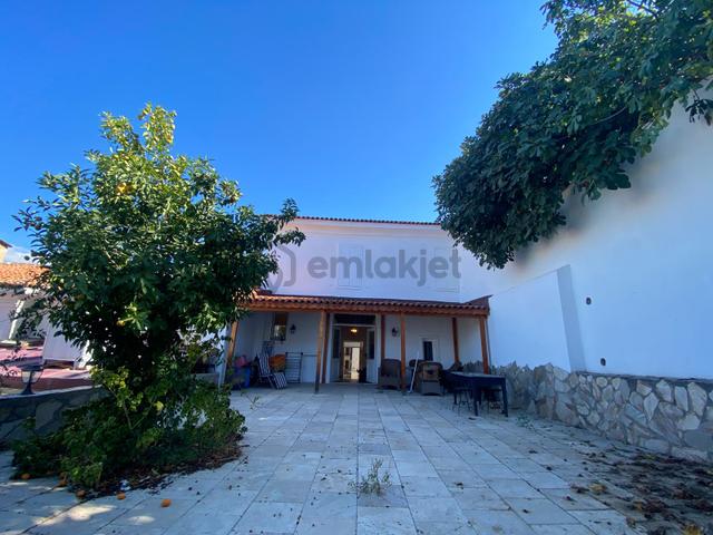 Kuşadası Merkezde 3+1 Fırsat Villa. 5