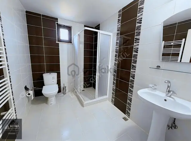 Bağbaşın Da 456 M2 Arsa İçinde 9+2 Satılık 3 Katlı Satılık Villa 4
