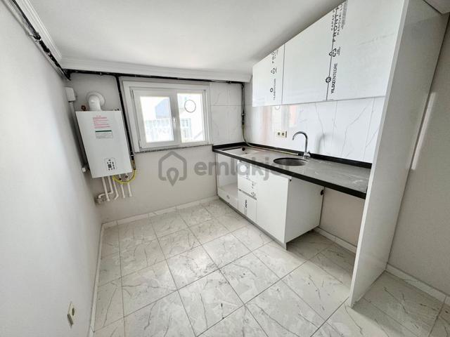 Kağıthane Çeliktepe'de Satılık 3+1 Çatı Katı Daire 4