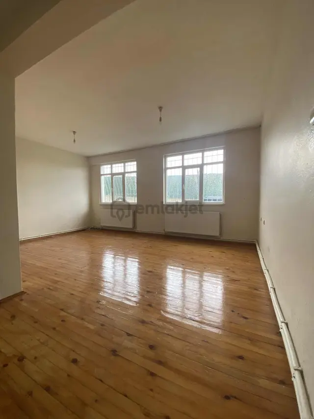 Müstakil Bahçeli 3+1 Giriş Kat Kiralık Daire 1