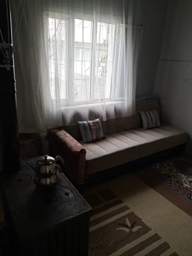 Konak Millet Mahallesinde 334m2 Arsa İçerisinde Tek Katlı Satılık Müstakil Ev 3