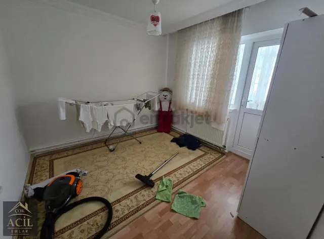 Çok Acil'den Pınarbaşı Mh.merkezi Konumda Ara Katta 3+1 1