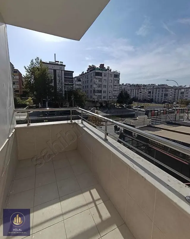 Tranway Yolu Üzeri Kiralık Lüks 2+0 Geniş Daire 3