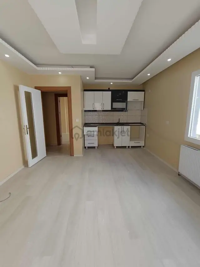Merkezde Geniş Ferah İskanlı Kaliteli Tertemiz Satılık Daire 2