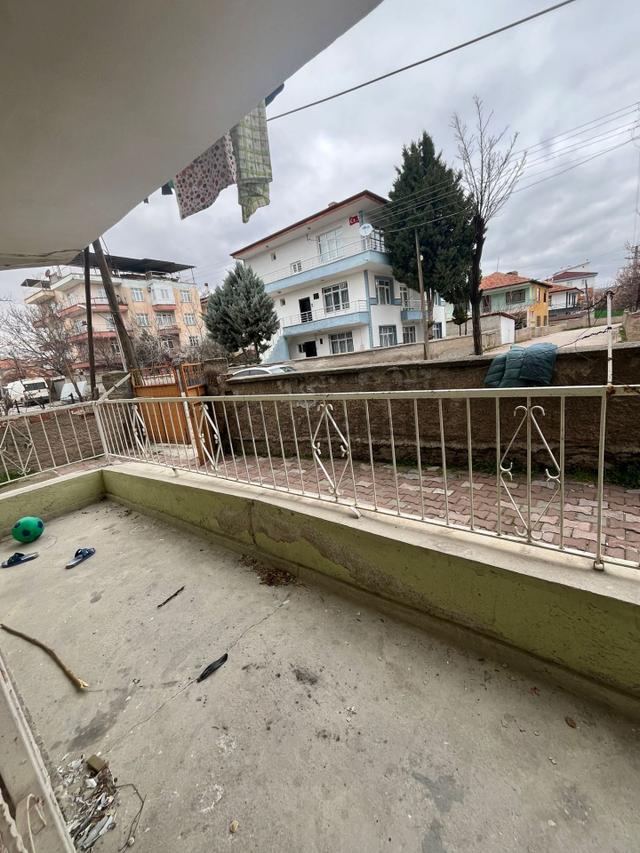 Kırıkkale Bahçelievler Mahallesi Düz Giriş Sobalı 2+1 Satılık Daire 4