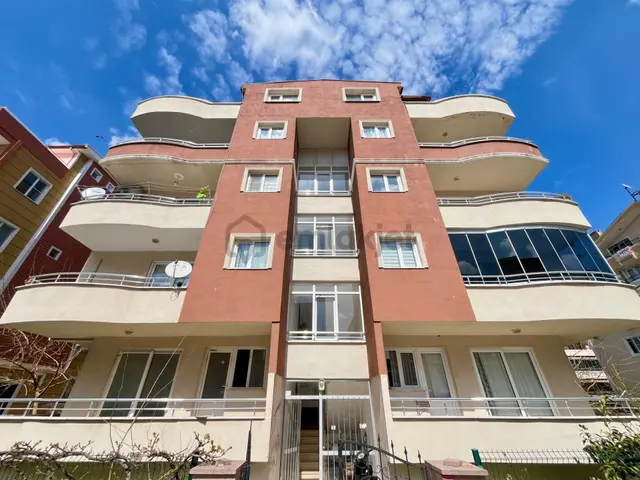 Akçay Sezgin Emlak'tan Arakat Ön Cephe Yeni Bina Geniş 3+1 Daire