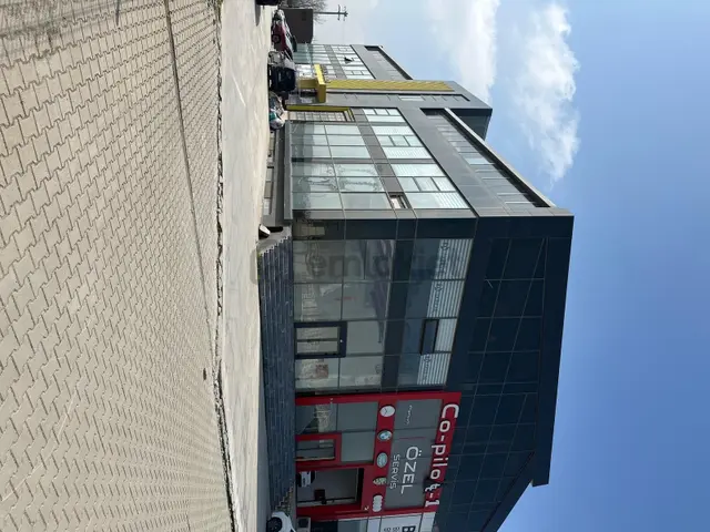 Rw Land Gayrimenkul İzmir Yolu Akın İş Merkezi 580m2 Showroom 2