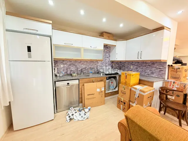 🏡 Göl-san Gayrimenkul’den 🏡 Şirinevler Mahallesii Site İçerisinde 2+1 Satılık Daire 1