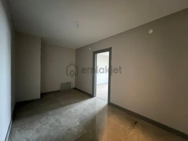 Trabzon Yalıncak'da Ki̇ralik 4+1 Sifir Dai̇re, Deni̇z Manzarali, Lüks Si̇te İçi̇nde 4