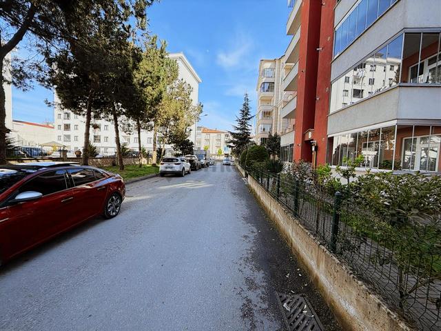 Akyazı Merkezi Konumda Ve Site İçi Manzaralı Kiralık 3+1 Daire 4