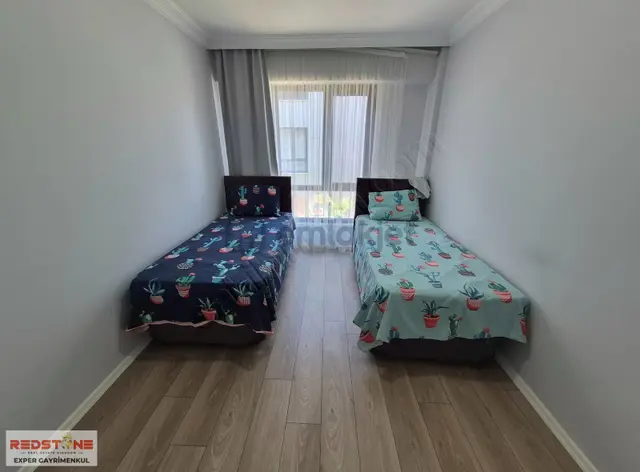 Karasu'da Havuzlu Sitede Satılık Eşyalı 2+1 Ara Kat Lüks Daire 3