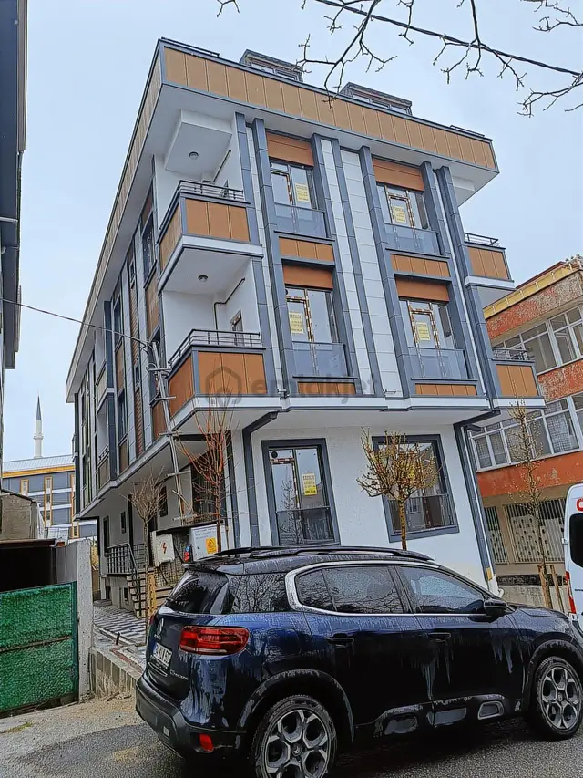 Foma Emlak'dan Arnavutköy Taşoluk Mah Toprak'dan 85m2 Daıre 2