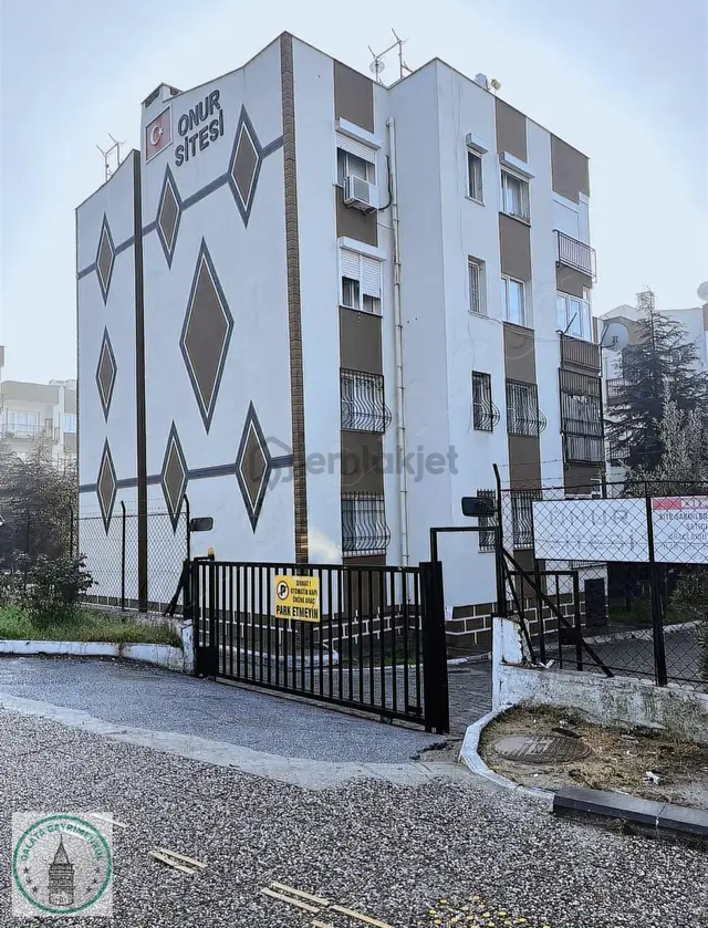 Galata'dan Kısa Süreliğine Site İçerisinde 3+1 Satılık Daire 1