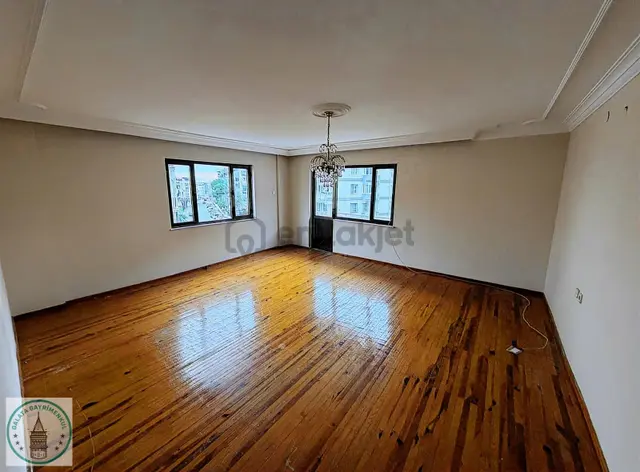 Galata;dan Söke Kemalpaşa Mah De 3+1 Satılık Ara Kat Daire 1