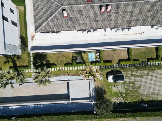 Küçükköyde Havuzlu Sitede Satılık, Lüks ,yerden Isıtmalı Daire 3