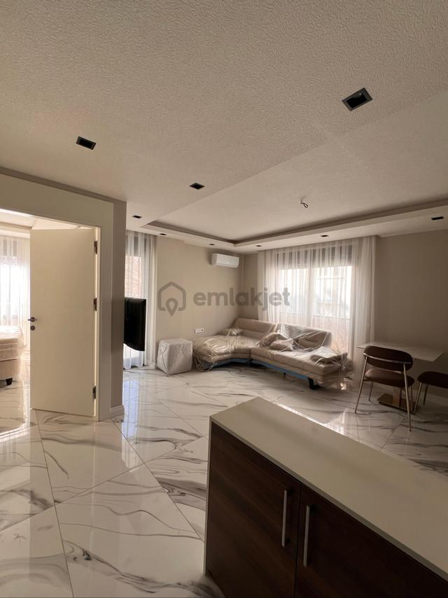 Antalya Konyaaltı Sıfır Bınada Sıfır Eşyalı Katta Çok Genış Salon Ve Odaya Sahıp Fırsat 1 + 1 Daıre 4