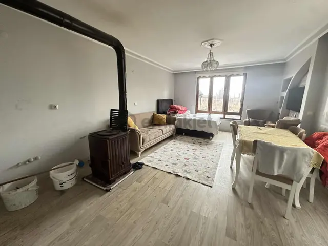 Lerox Uçar Emine Aker'den Çardak Mah.nde İki Katlı Yeni Bina 4