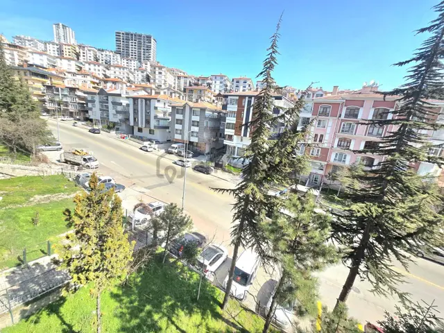 Şafak'tan 19 Mayıs Cad. Üzeri 3+1 Orta Kat Ful Yapılı Ön Cephe 3