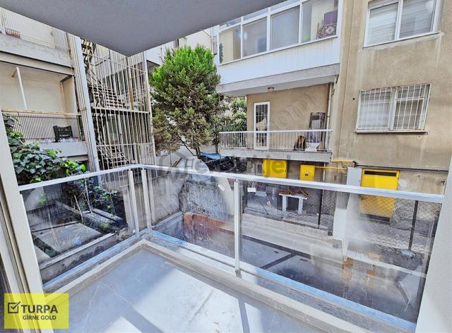 Bostanlı'da Köşe Konumda Ebeveyn Banyolu 3+1 Satılık Sıfır Daire 2