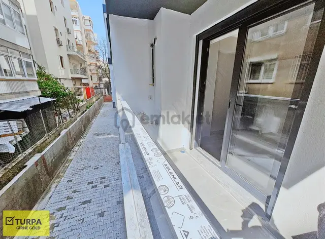 Bostanlı'da Köşe Konumda Ebeveyn Banyolu 3+1 Satılık Sıfır Daire 4
